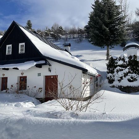 Rozpravkovy Domcek Zvoncek Villa โดโนวาลี ภายนอก รูปภาพ